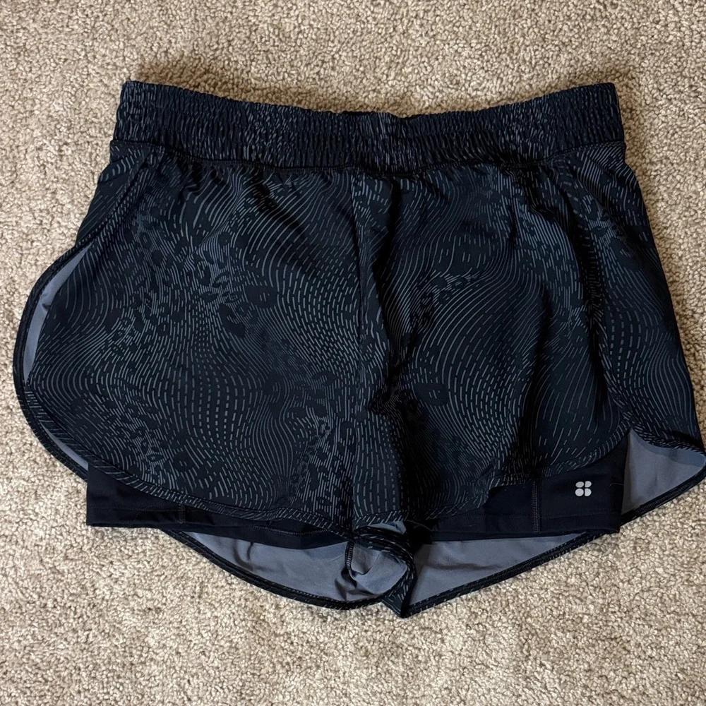 Sweaty Betty Black Patterned Athletic Shorts - Picture 1 of 3